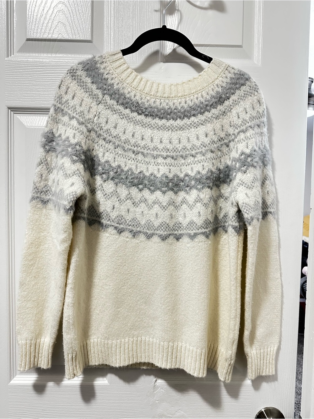 Talbots Petite Fair Isle Sweater MP Ivory Gray Eyelash Knit Cozy Winter Pullover - Picture 3 of 9